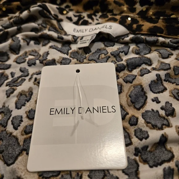 Emily Daniel's Animal Print Sleeveless Collared Pullover Top Women size L - Picture 8 of 12